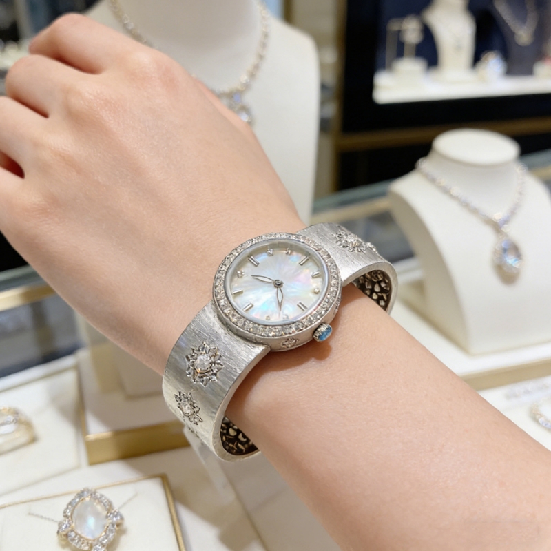 Luxury Watch Drawing - カメオヘビーワークマンシップ925シルバーオープンウォッチダイヤモンドカービングレディースデザインイタリアンワイヤードローイングパーソナリティクォーツウォッチ