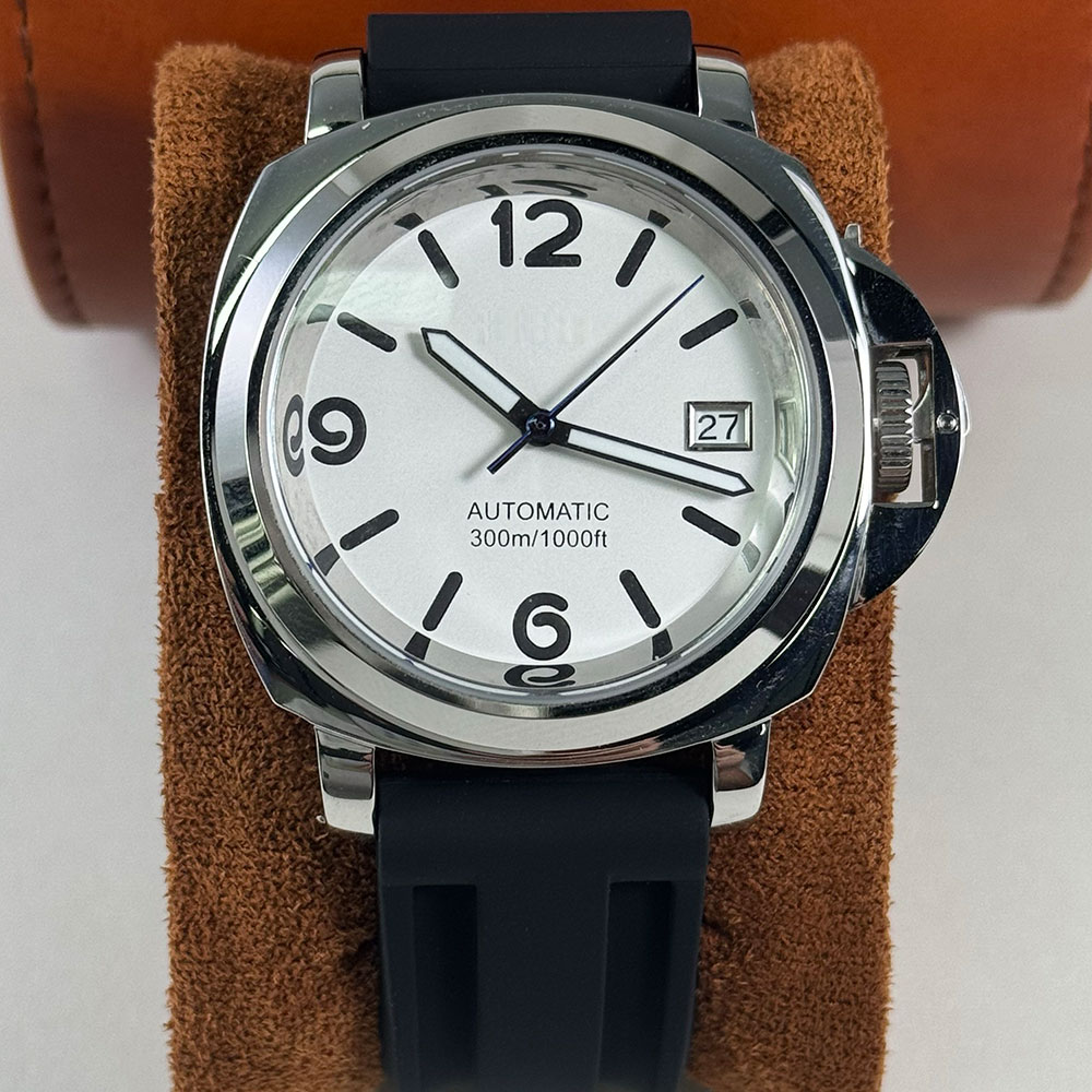 Luxury Watch In China - 40MM メンズ中国製 NH35 ムーブメント自動機械式シルバーウォッチ 316L ステンレススチールサファイアガラス防水ケース
