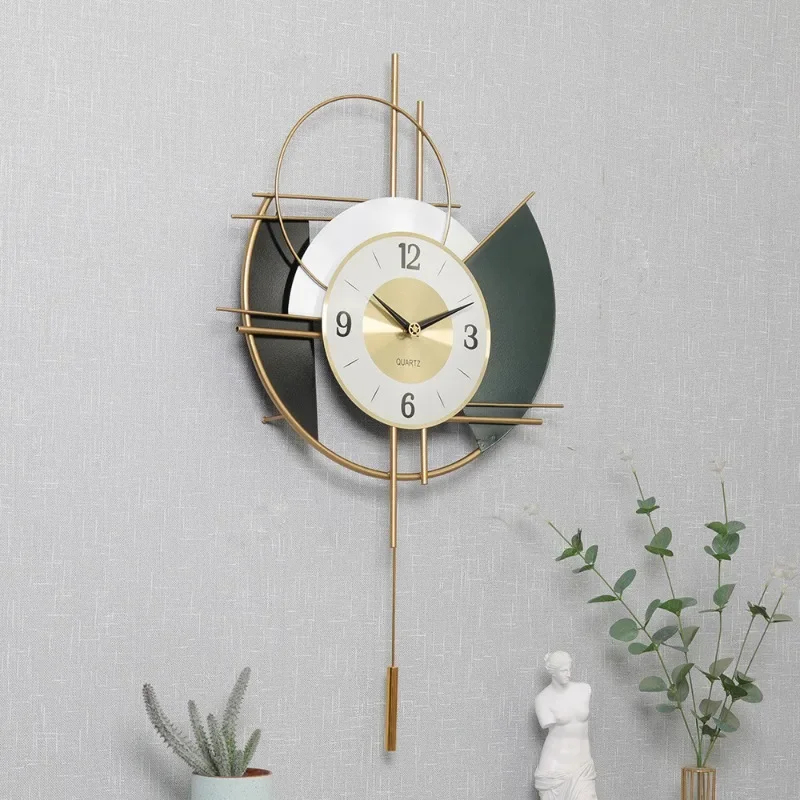 モダンな壁掛け時計 高級金属製振り子時計 インテリア エレガ - Luxury Watch Wall Clock のレビューと価格