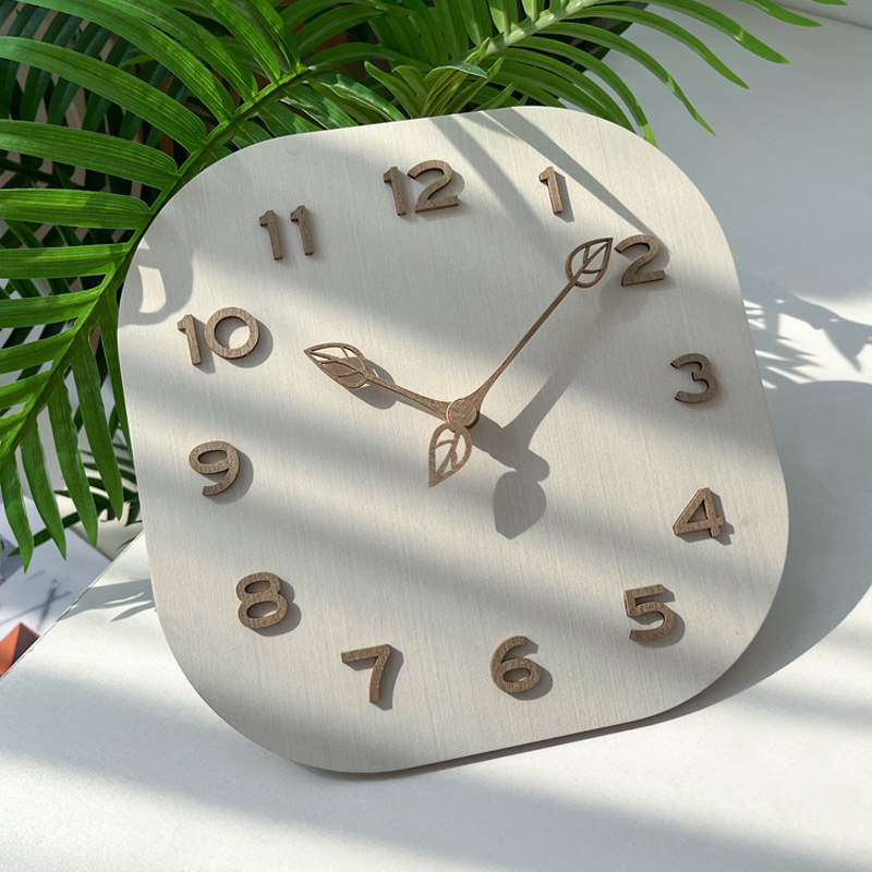 モダンな個性派壁掛け時計 シンプルな正方形 ライトラグジュア - Luxury Watch Wall Clock のレビューと価格