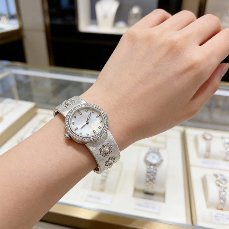 カメオヘビーワークマンシップ925シルバーオープンウォッチダ - Luxury Watch Drawing のレビューと価格